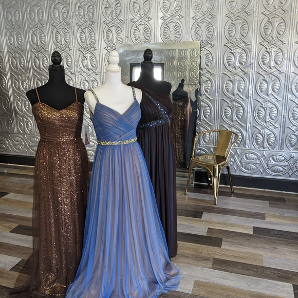 One-Shoulder Brown Over Turquoise - Picture 5 of 5